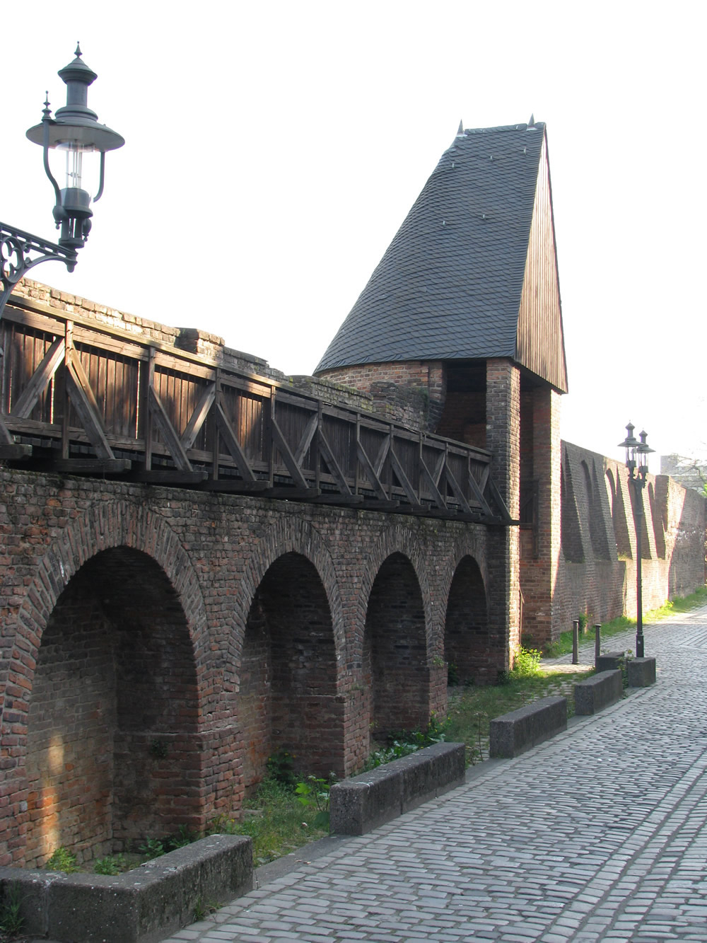 Reste der Stadtmauer in Duisburg (Quelle: Dießenbacher Informationsmedien)